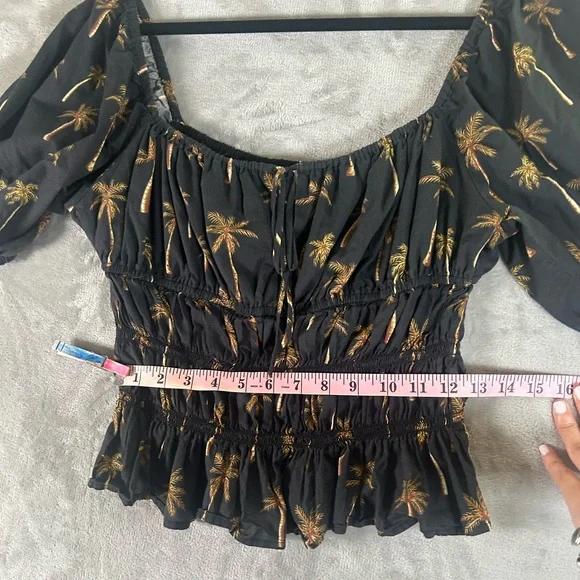 Lavender Brown palm tree peasant top - Picture 8 of 9